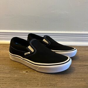 🆕 Womens Vans ComfyCush Slip-On (US 6.5) (NWOT)